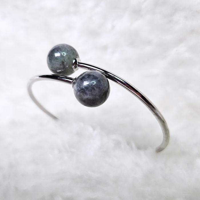 Wuji Beads with Silver Bangle