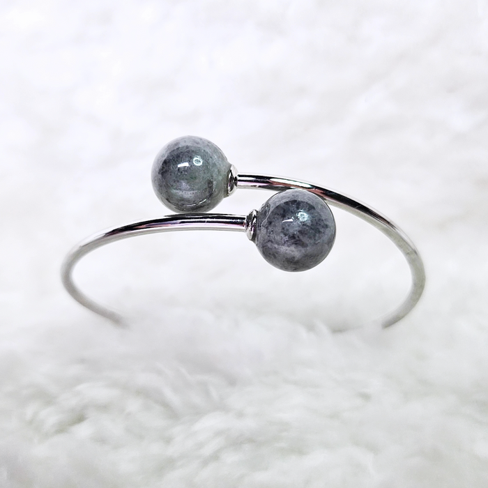 Wuji Beads with Silver Bangle