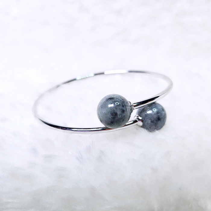 Wuji Beads with Silver Bangle